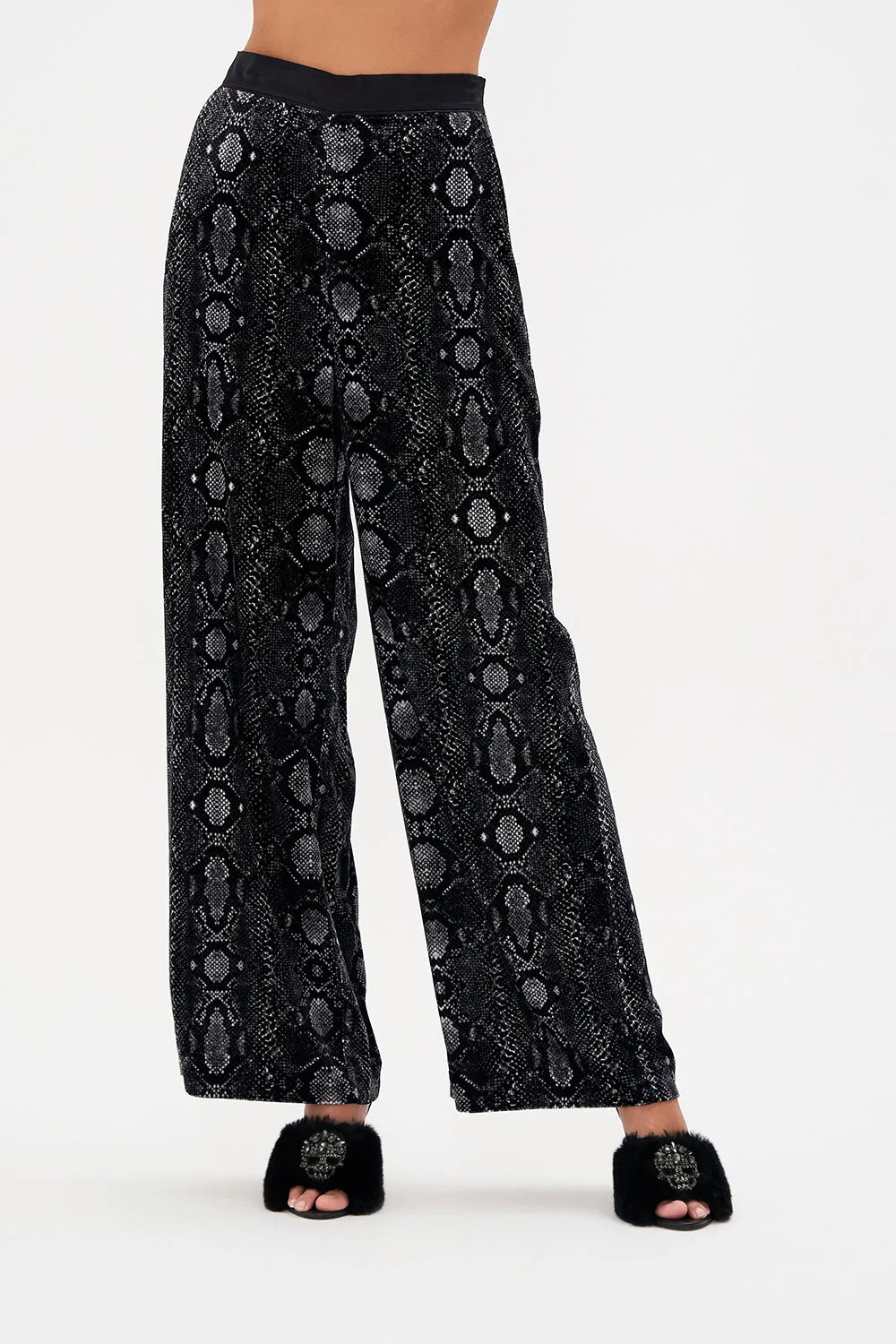 STRAIGHT LEG RELAXED TROUSER WILD HORSES