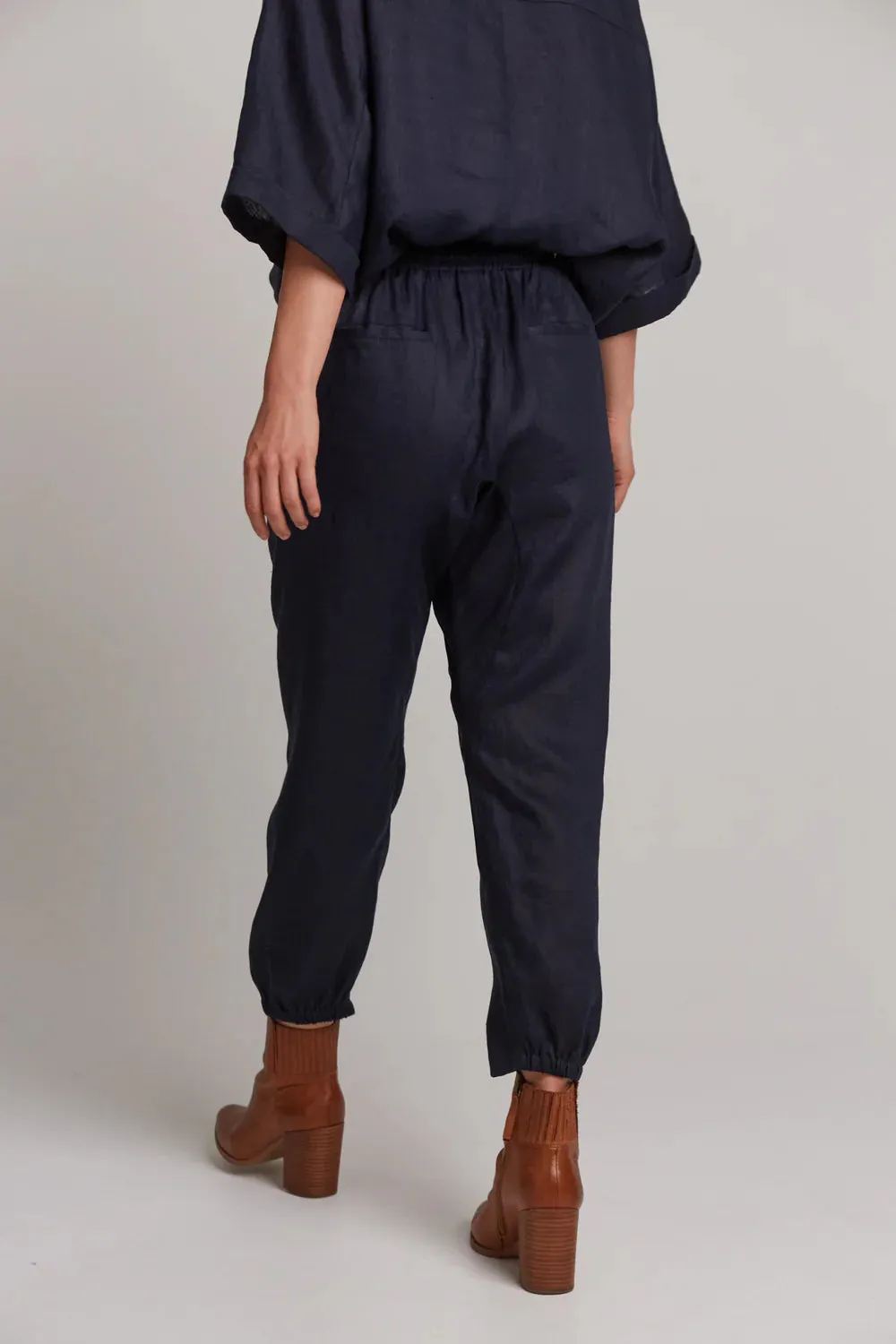 Studio Relaxed Pant Navy