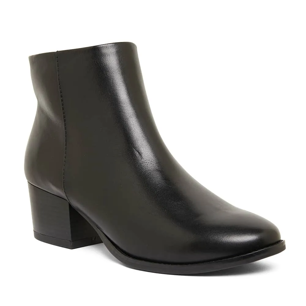 Vera Boot in Black Leather